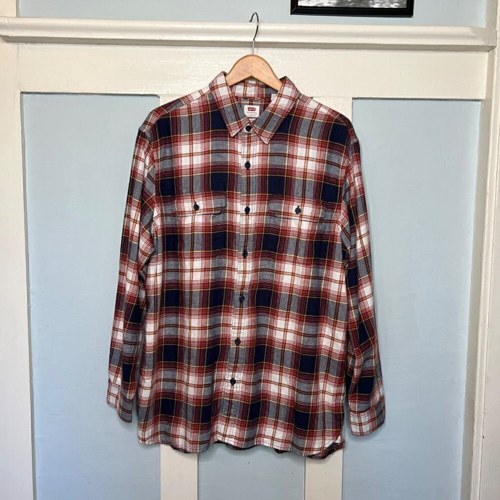 NWT Levi’s Plaid Flannel Button Front Shirt